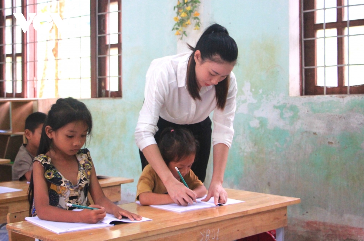 Các trường học miền núi Quảng Bình khắc phục khó khăn, sẵn sàng bước vào năm học mới- Ảnh 5.