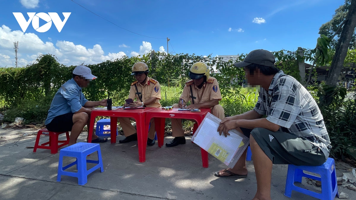 can giai phap cham dut tinh trang container lan lan o binh duong hinh anh 2