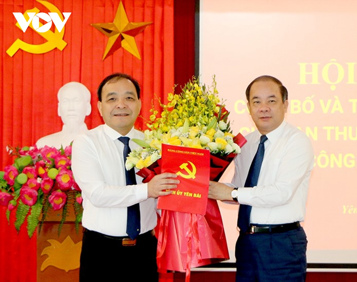 cong bo nhieu quyet dinh ve cong tac can bo o yen bai hinh anh 1