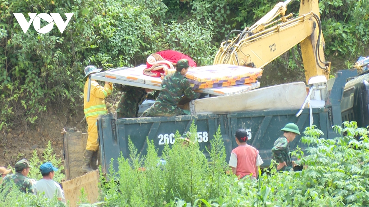 bac yen khan truong di doi 12 ho dan ra khoi vung co nguy co sat lo hinh anh 3