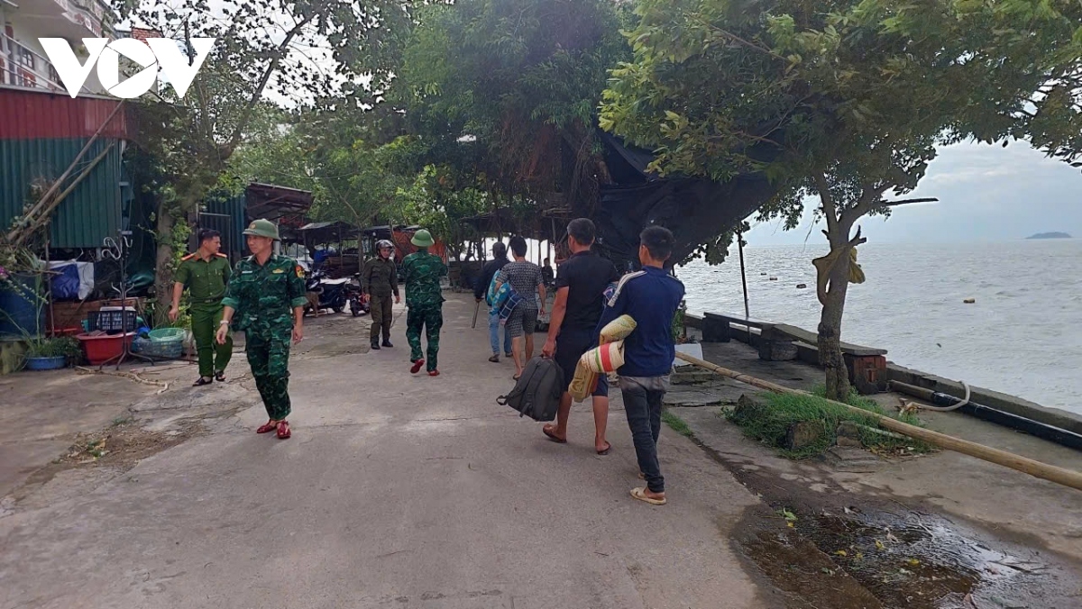 sieu bao yagi giam cap, co xu huong hoi nhich len tren hinh anh 16