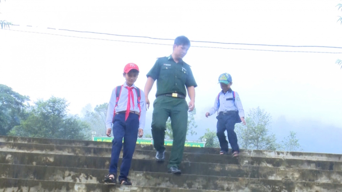 le khai giang dac biet o vung dong bao dan toc, vung kho khan hinh anh 19