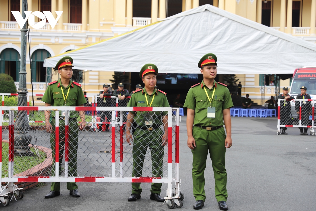 ba truong my lan va 33 dong pham hau toa vu rua tien, phat hanh trai phieu khong hinh anh 2