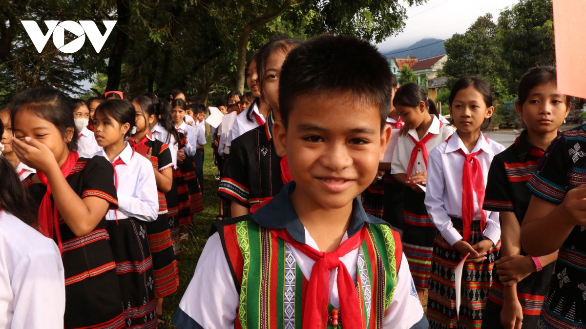 le khai giang dac biet o vung dong bao dan toc, vung kho khan hinh anh 4