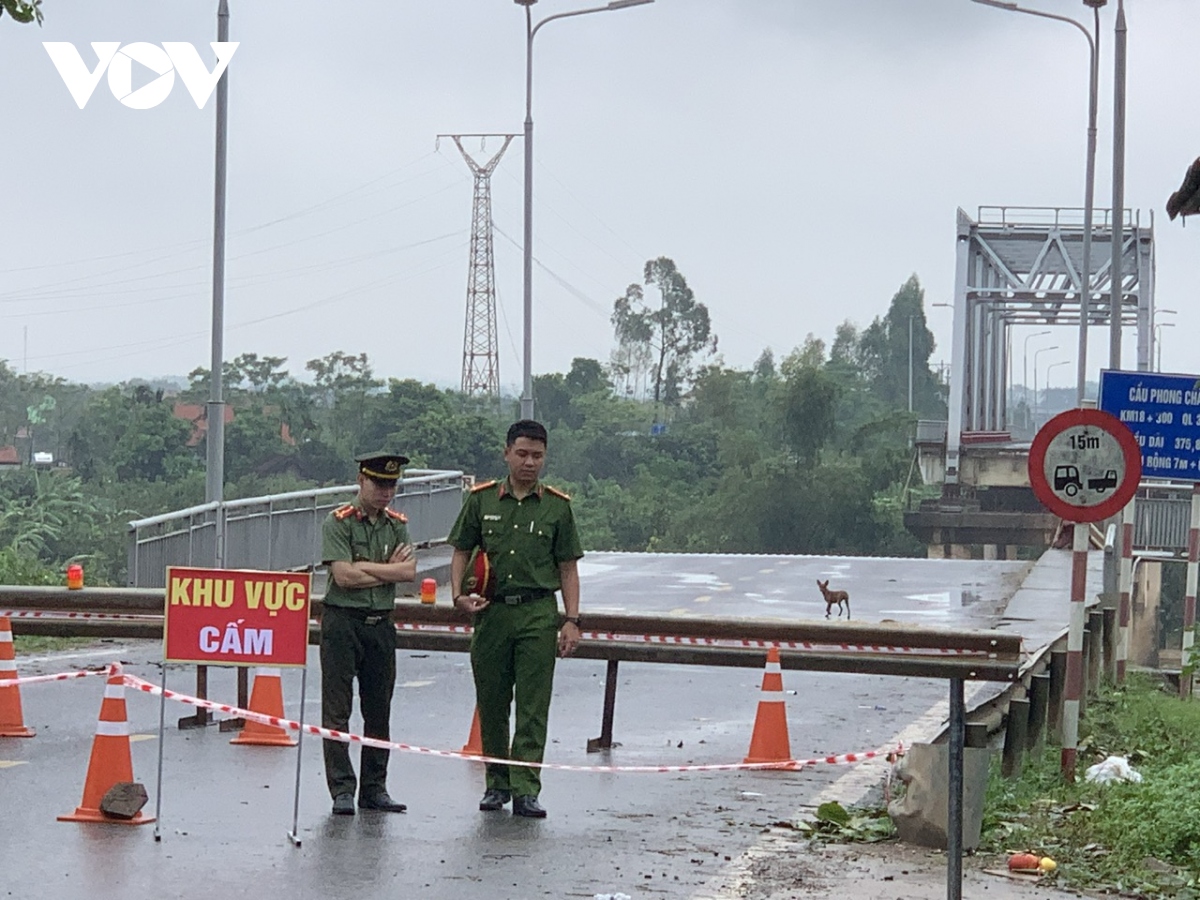 vu sap cau phong chau ca dem ngong tin nguoi than mat tich hinh anh 3