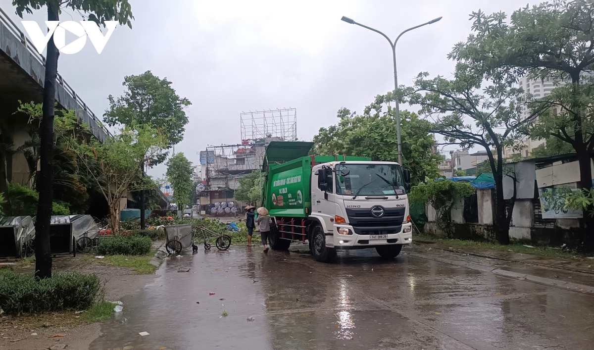 quang ninh Dam 6 tau o co to, csgt cuu nguoi bi cay de o ha long hinh anh 10