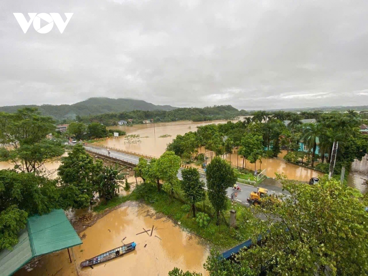 nuoc lu o huyen ha hoa, phu tho len cao, 1 xa bi co lap hinh anh 14