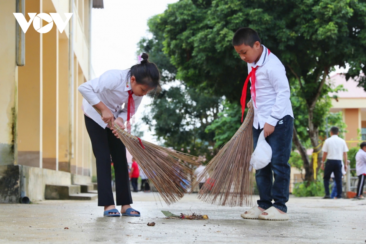 le khai giang dac biet o vung dong bao dan toc, vung kho khan hinh anh 9