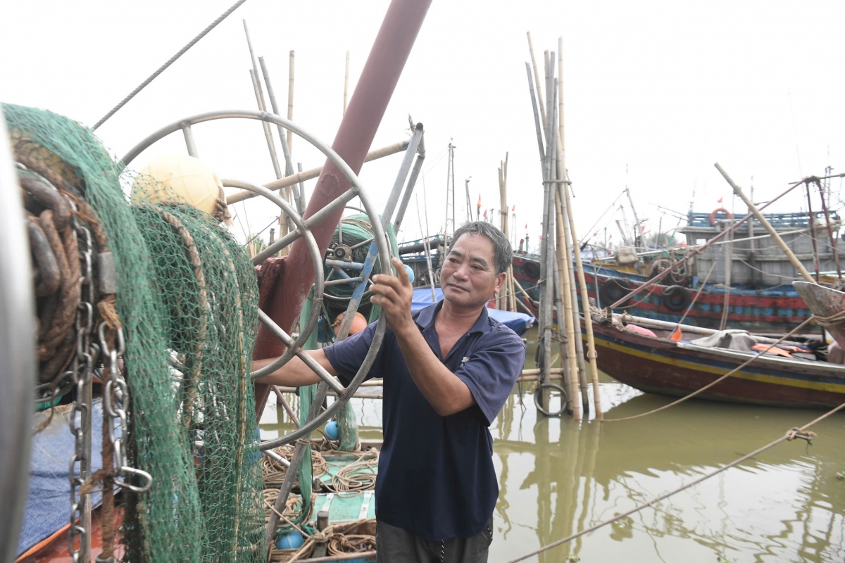 truc tiep sieu bao yagi giam cap, co xu huong hoi nhich len tren hinh anh 54