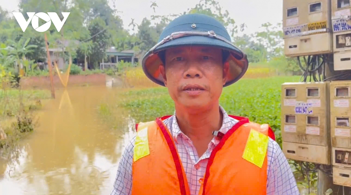 bao Dien tu vov cung cac nha hao tam ve voi ba con vung lu ha hoa hinh anh 10