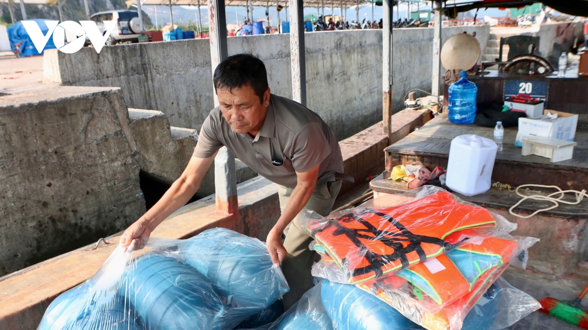 Hỗ trợ phục hồi sản xuất chăn nuôi và nuôi trồng thuỷ sản sau bão số 3