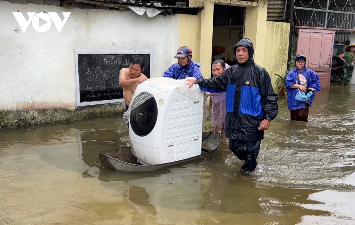 nam Dinh huy dong luc luong khan cap ho de, so tan dan khoi vung lu hinh anh 8