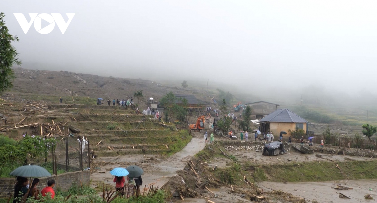 thi xa sa pa lao cai don suc khac phuc hau qua mua lu hinh anh 3