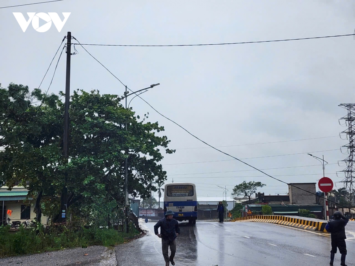 truc tiep bao so 3 dang tren dat lien quang ninh, hai phong, giat cap 16 hinh anh 201