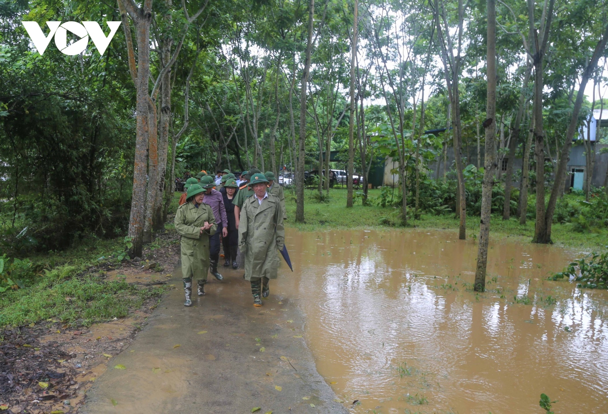 pho thu tuong ho Duc phoc kiem tra cong tac khac phuc hau qua mua lu tai bac kan hinh anh 3