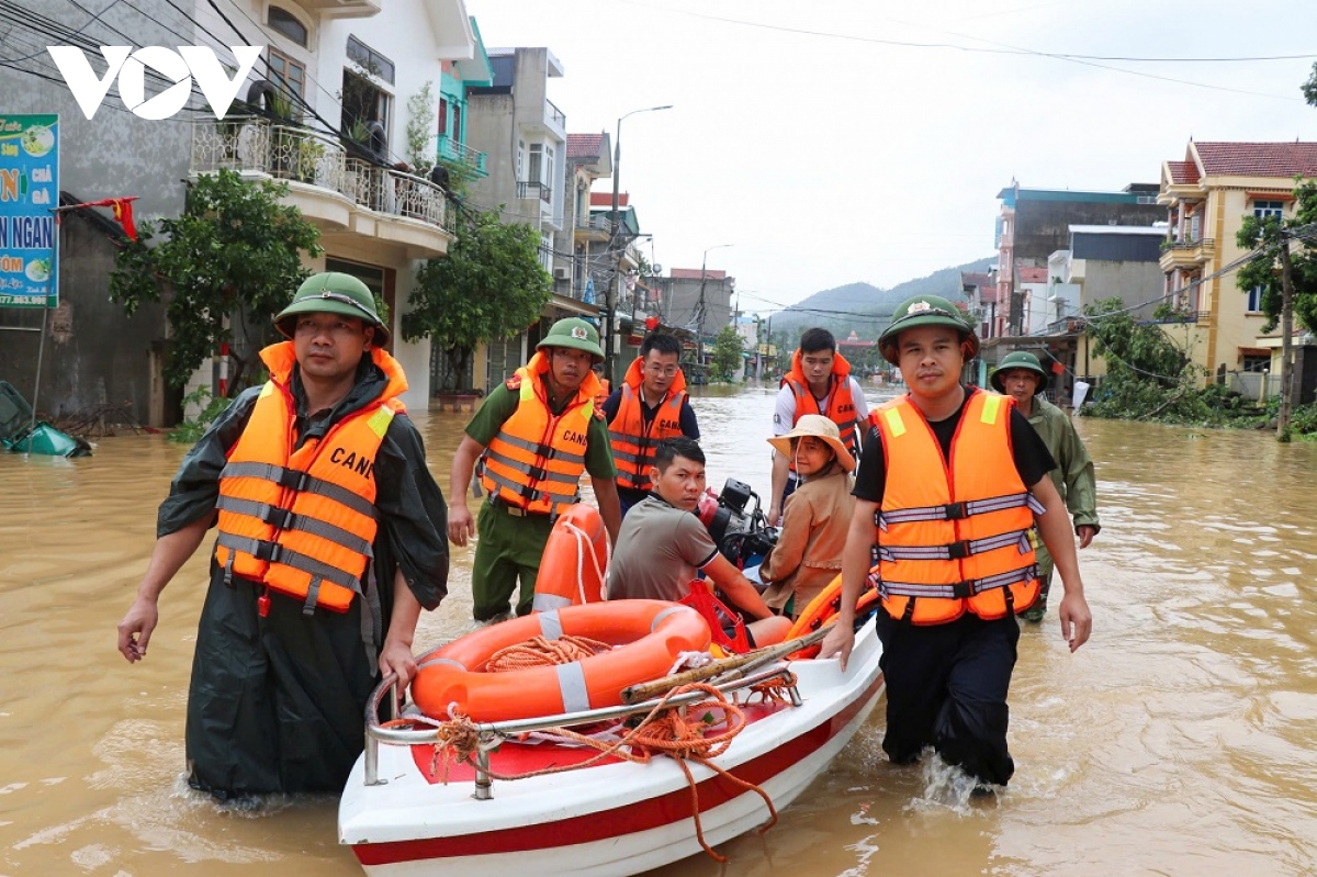 bac giang so tan khan cap hang tram ho dan bi ngap lut, co lap do mua lu hinh anh 1