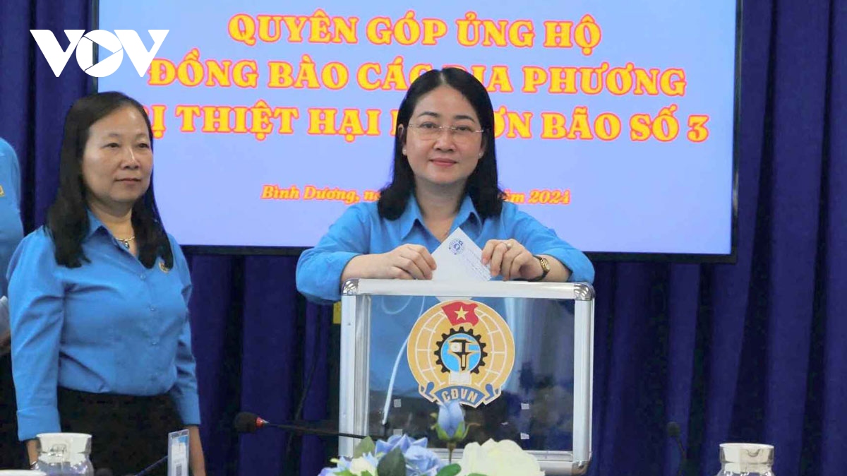 nguoi dan binh duong, binh phuoc gui nhieu ty dong va hien vat den ba con vung lu hinh anh 2