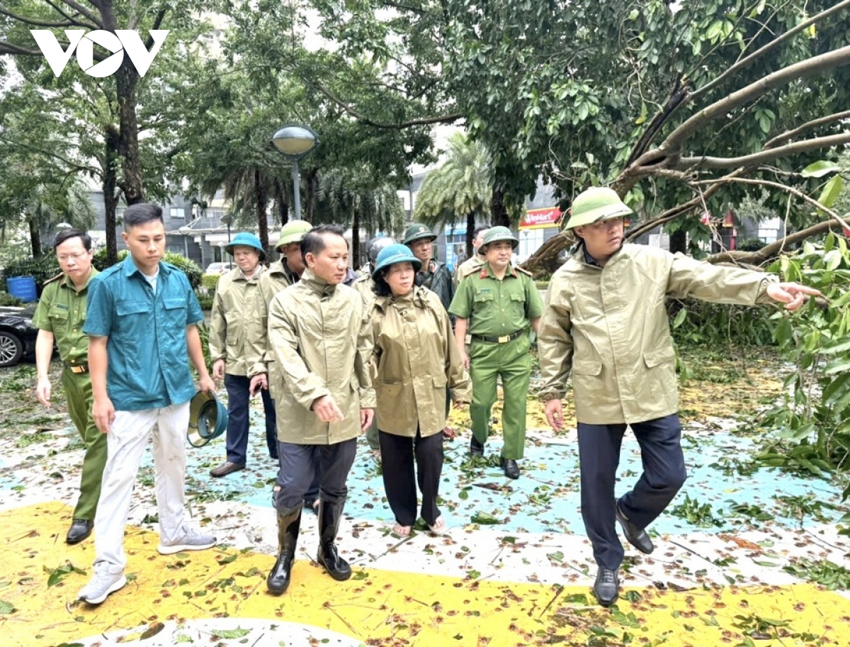 bi thu thanh uy ha noi kiem tra, chi dao khac phuc hau qua bao so 3 hinh anh 1