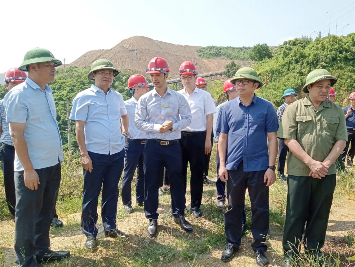 sieu bao yagi giam cap, co xu huong hoi nhich len tren hinh anh 48