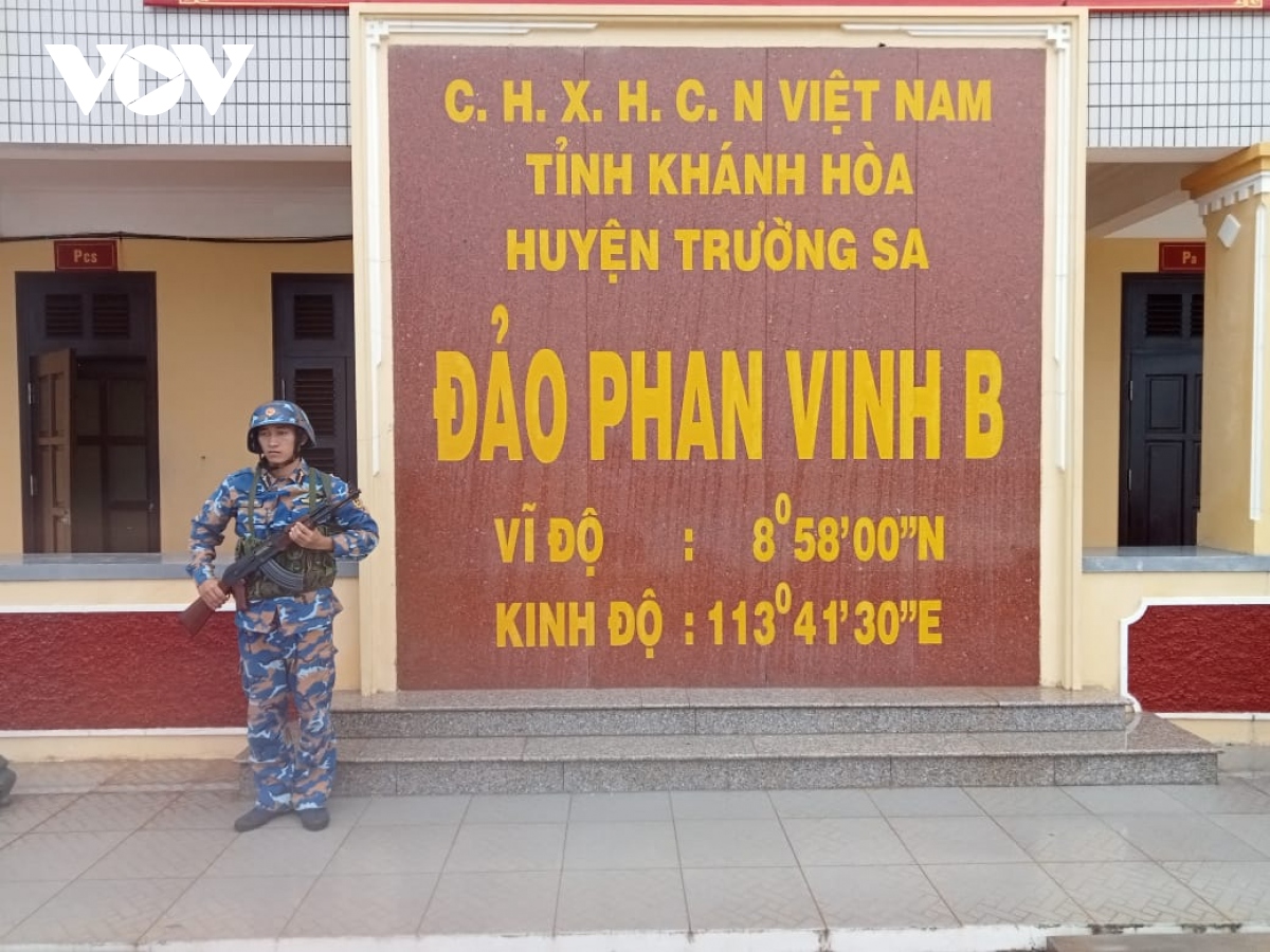 khong de to quoc bi bat ngo tren huong bien hinh anh 2