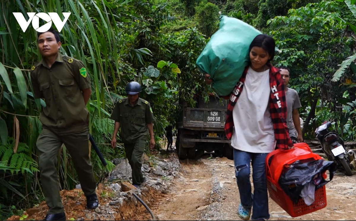 bi thu quang nam tinh mang va su an toan cua nguoi dan dat len hang dau hinh anh 2