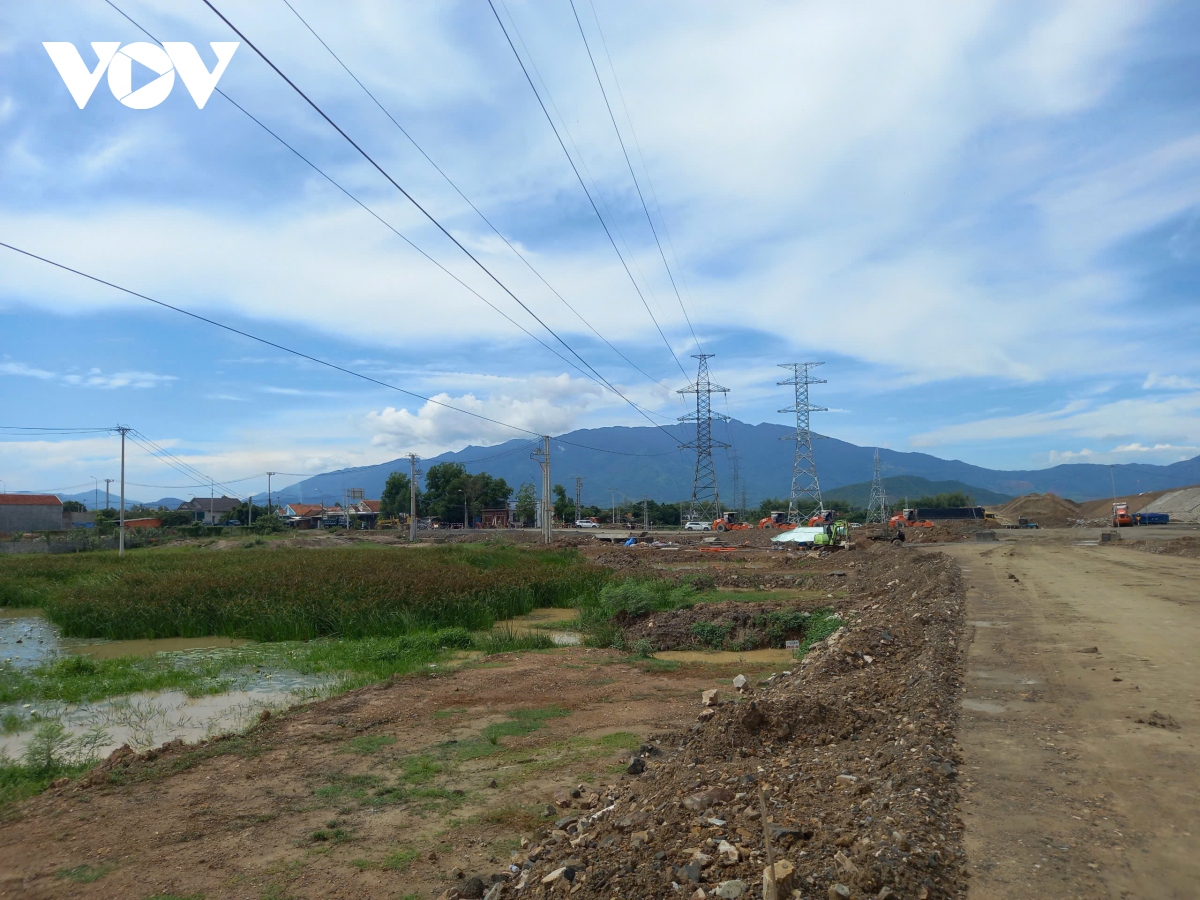 vuong mac duong day, tru dien cao the chua di doi hinh anh 3