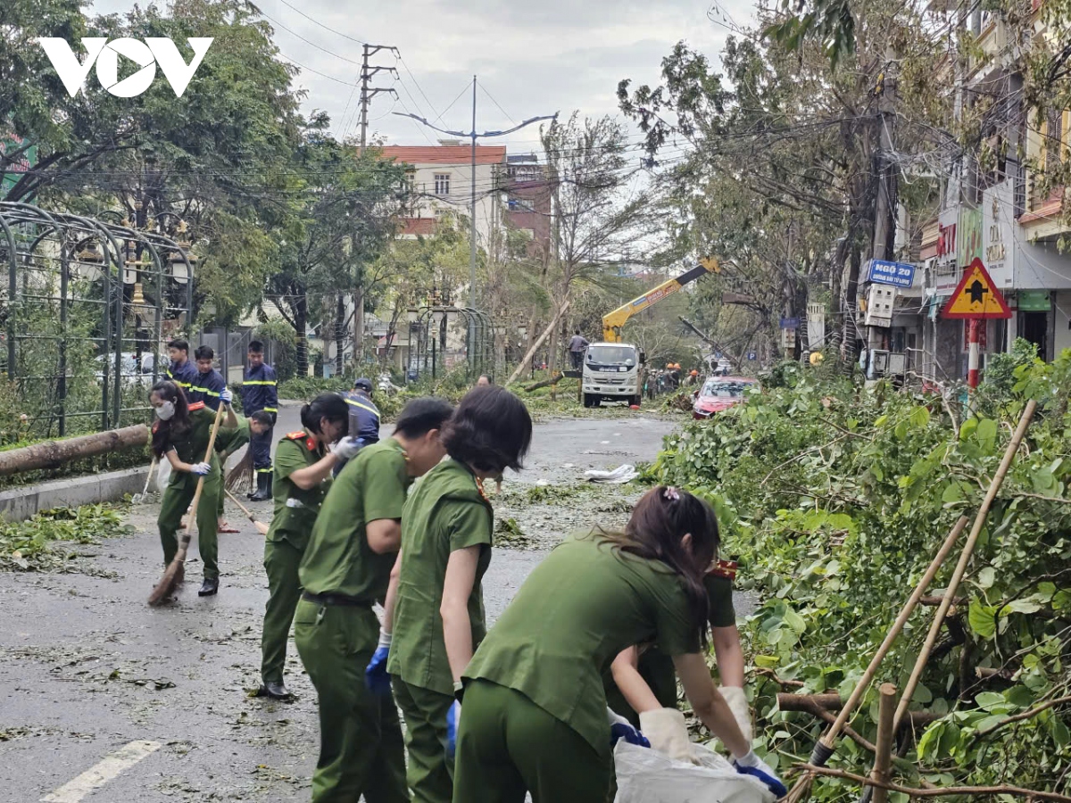 cong an quang ninh ra quan khac phuc hau qua, giu an ninh trat tu sau bao so 3 hinh anh 4