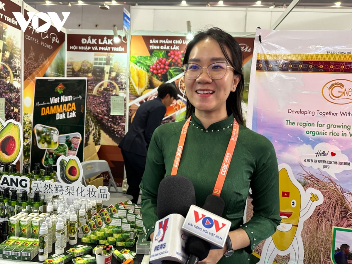 hàng việt tại hội chợ trung quốc asean lần thứ 21 hình ảnh 2 hang viet tai hoi cho trung quoc asean lan thu 21 hinh anh 2