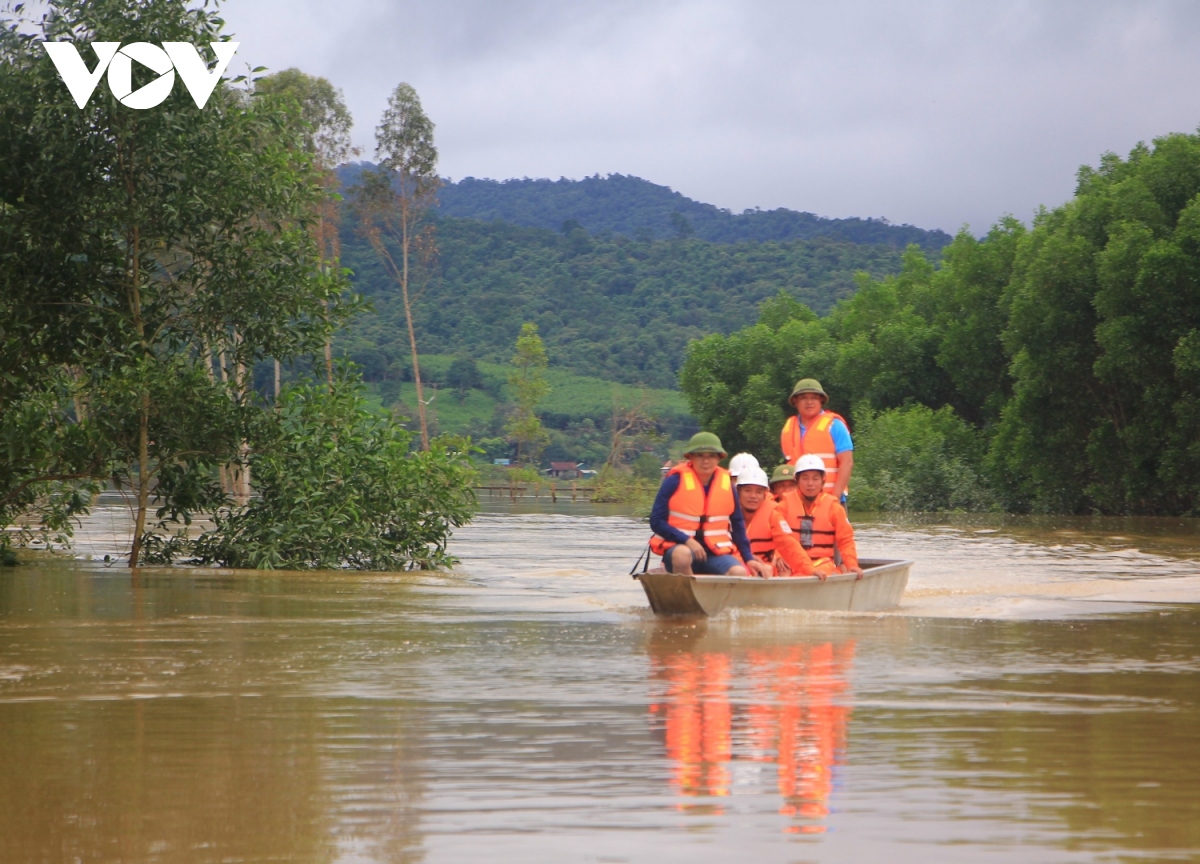 nha phao chong lu giup nguoi dan quang binh ung pho an toan voi ngap lut hinh anh 4