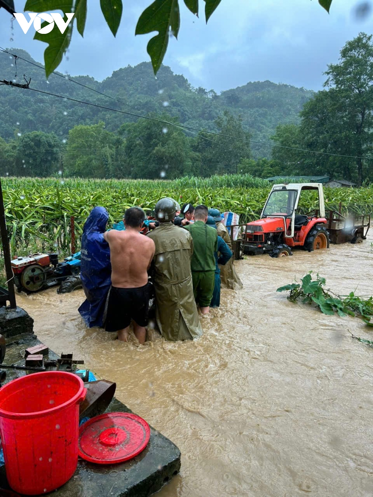 hang ngan ho dan o cao bang, bac kan bi anh huong do lu hinh anh 5