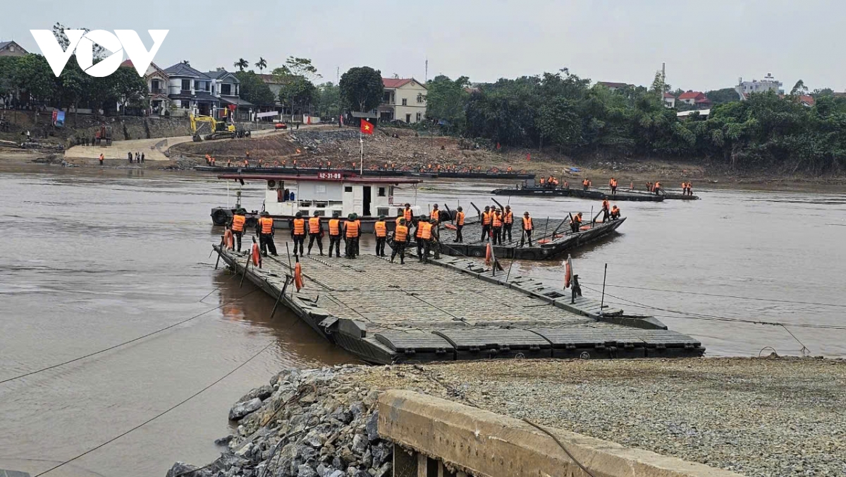 hinh anh bo doi cong binh bac cau phao phong chau vuot song hong hinh anh 9