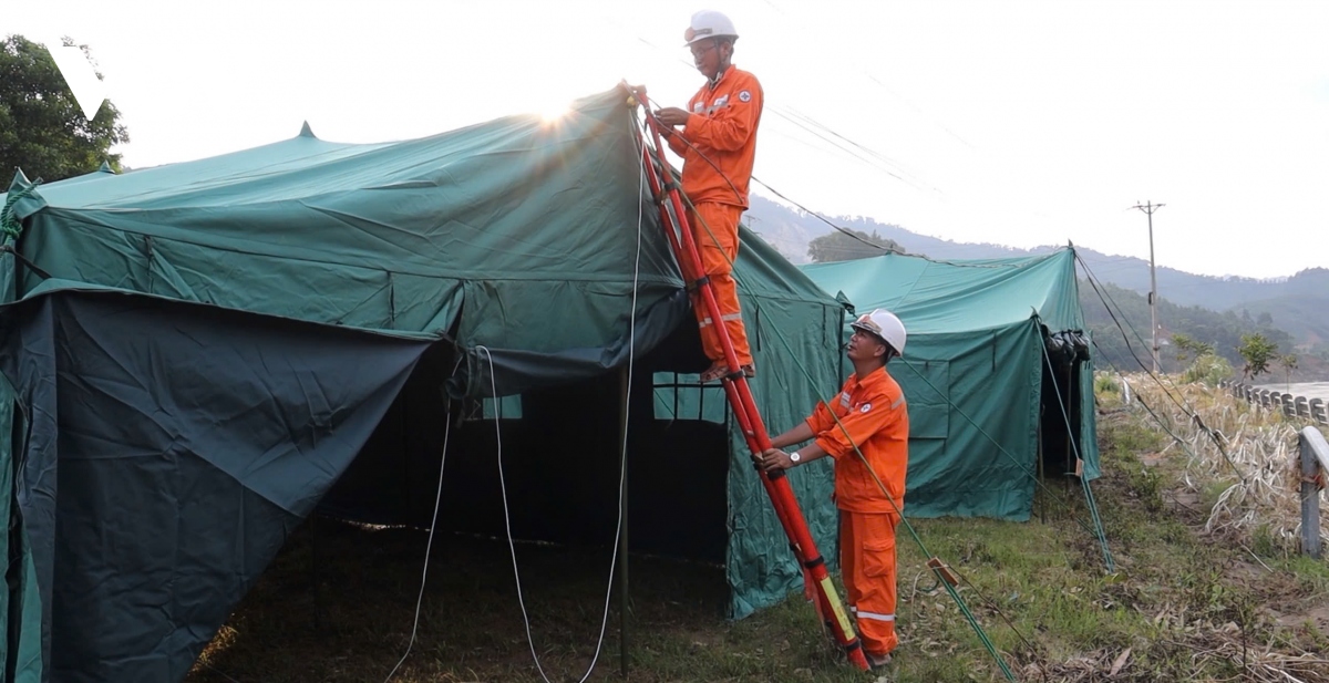 lao cai di doi 115 nguoi dan thon kho vang lanh tren dinh nui xuong noi an toan hinh anh 6