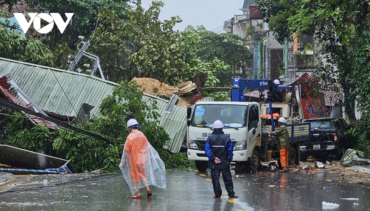 cap thiet khoi phuc luoi dien cho nguoi dan vung lu yen bai hinh anh 2