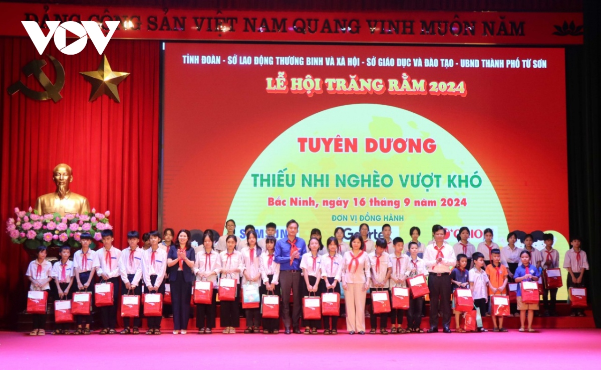 long den thap sang uoc mo thieu nhi tai bac ninh hinh anh 2