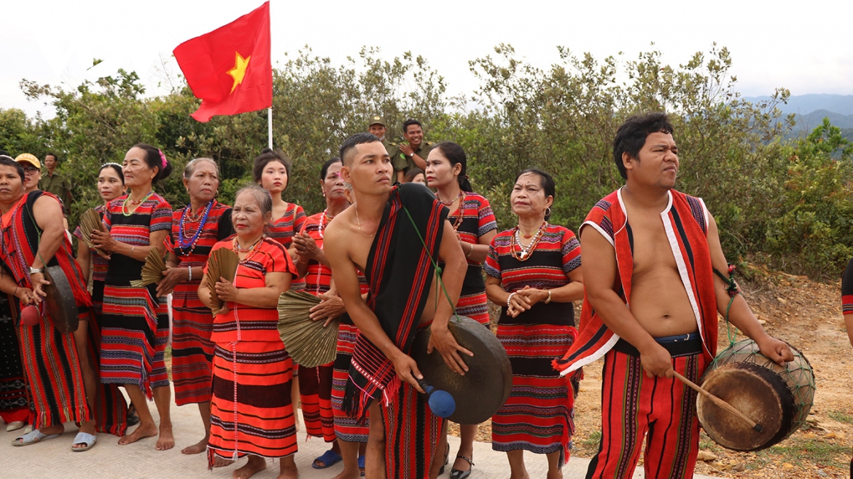 gia lang, nguoi uy tin voi hanh trinh giam ngheo o vung cao thua thien hue hinh anh 4