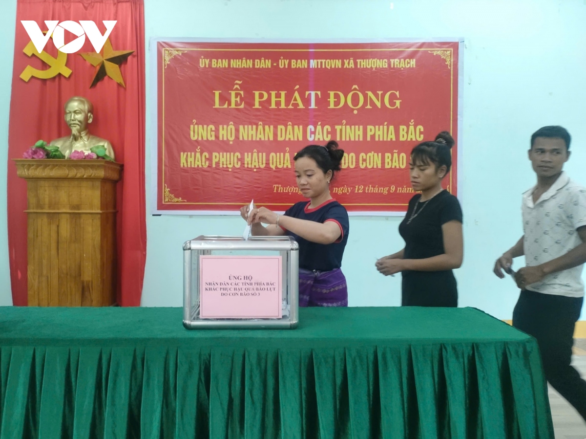 cu ba 102 tuoi o quang binh ung ho dong bao vung thien tai mien bac hinh anh 2