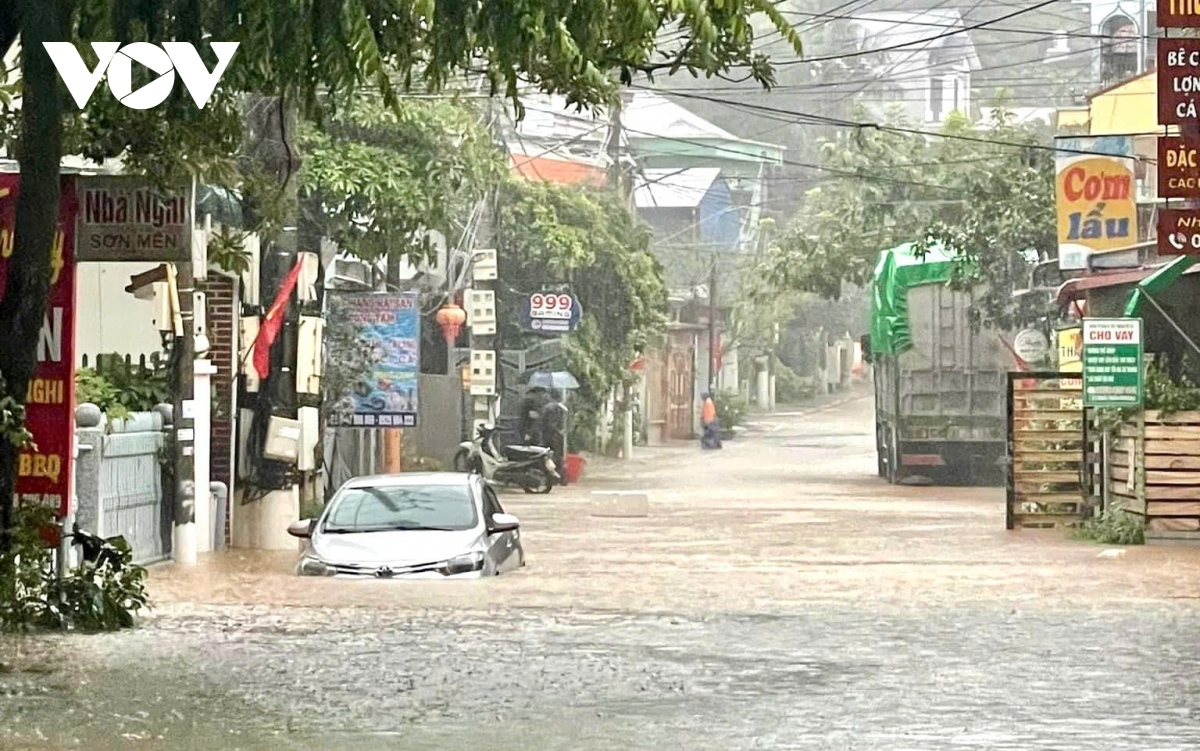 moc chau son la ngap lut, sat lo do mua lon hinh anh 4