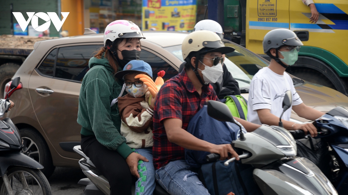 dong nguoi un un do ve tp.hcm, cac cua ngo dong nghet hinh anh 8