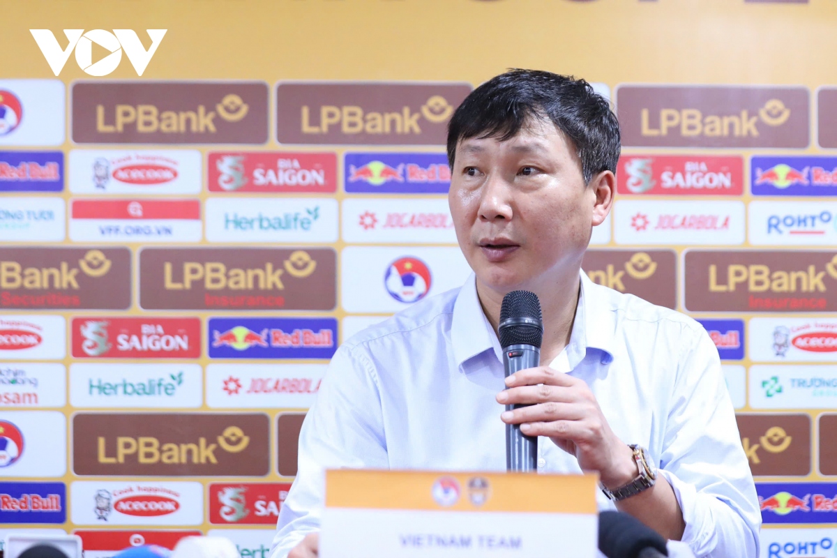 hlv kim sang sik lại xin lỗi người hâm mộ Đt việt nam, hlv thái lan hé lộ bí kíp ngược dòng hình ảnh 2 hlv kim sang sik lai xin loi nguoi ham mo Dt viet nam, hlv thai lan he lo bi kip nguoc dong hinh anh 2