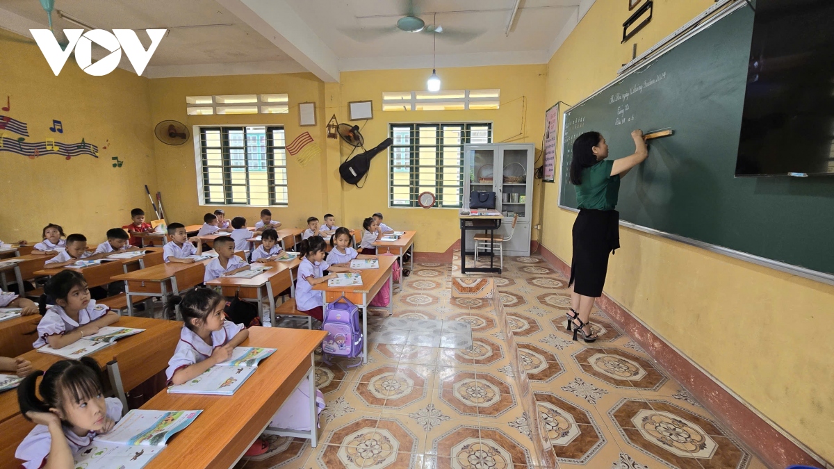 vung lu lao cai gian nan ngay dau di hoc tro lai hinh anh 1