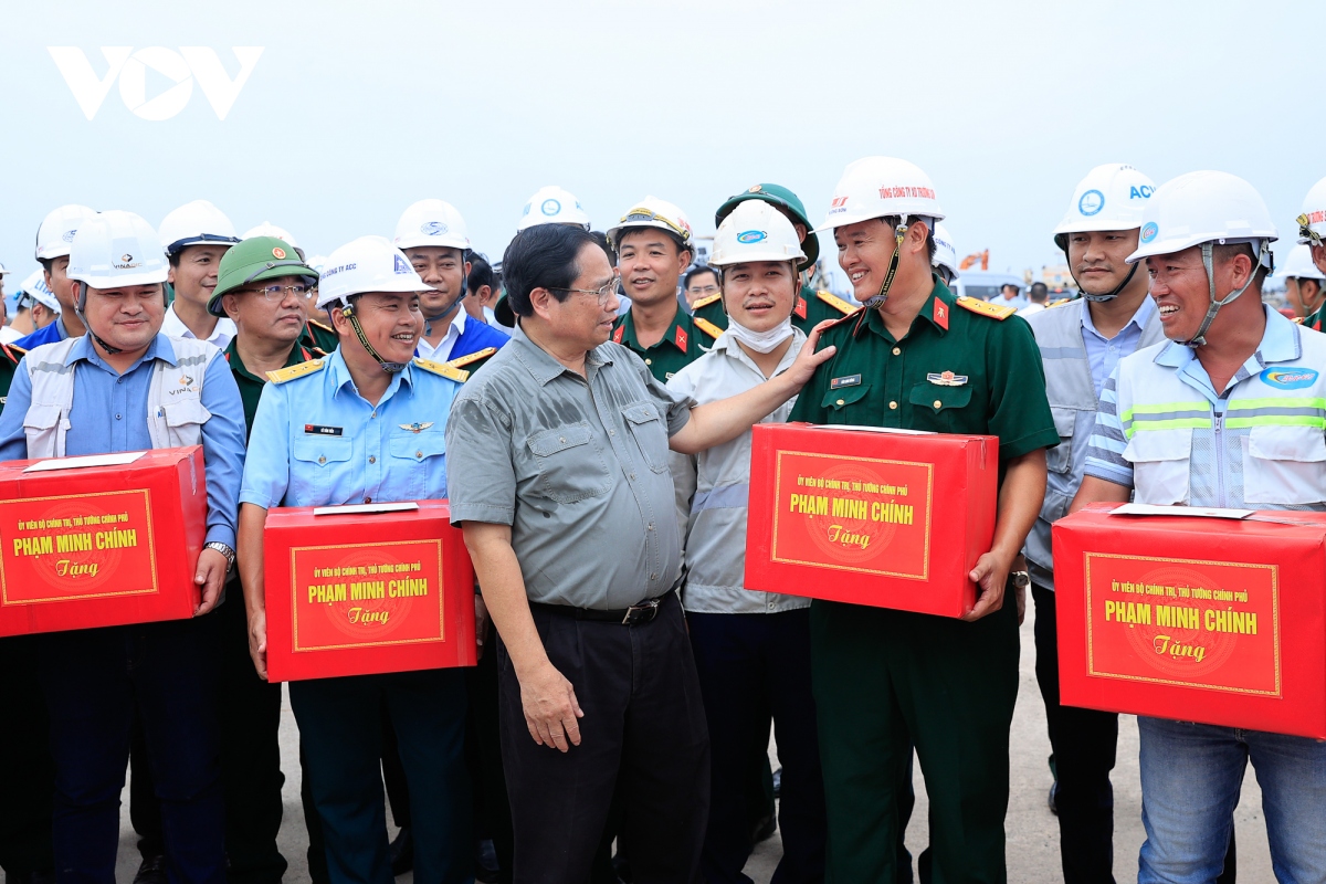 thu tuong yeu cau day nhanh tien do san bay long thanh hinh anh 1