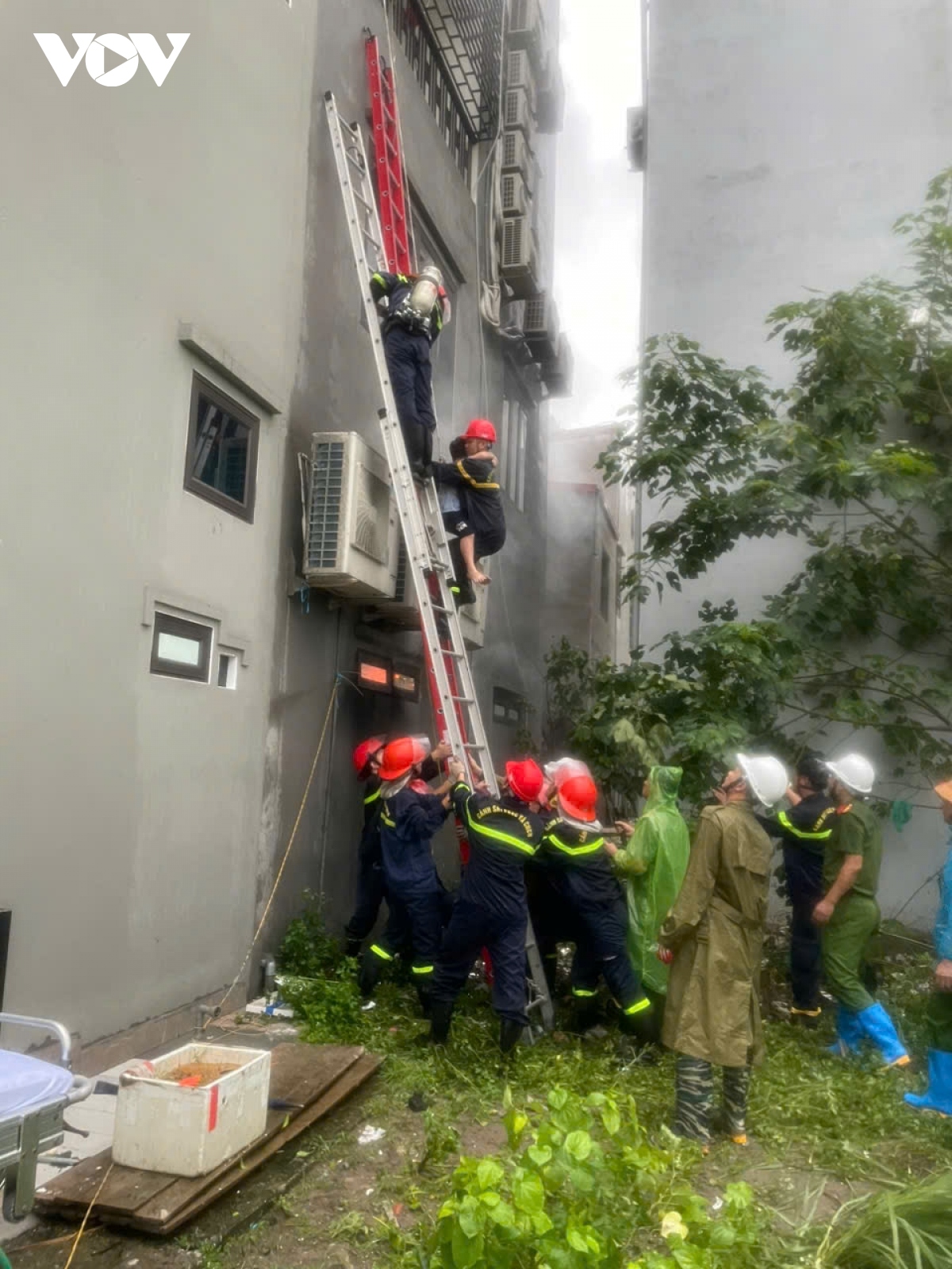 chay lon tai cua hang ban do dien tu o bac ninh hinh anh 2