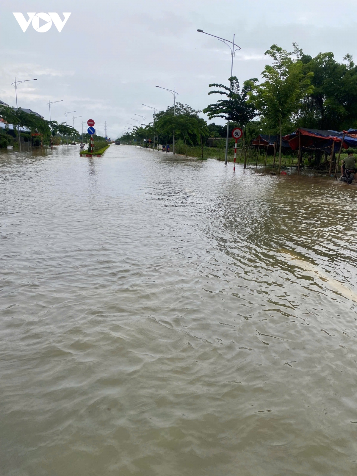 tuyen quang van dang trong tinh trang ngap nang hinh anh 3