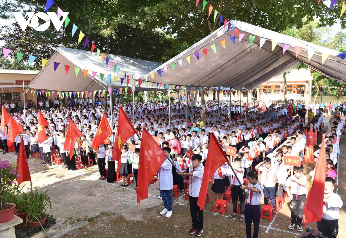 pho thu tuong le thanh long du khai giang tai hoa binh hinh anh 1