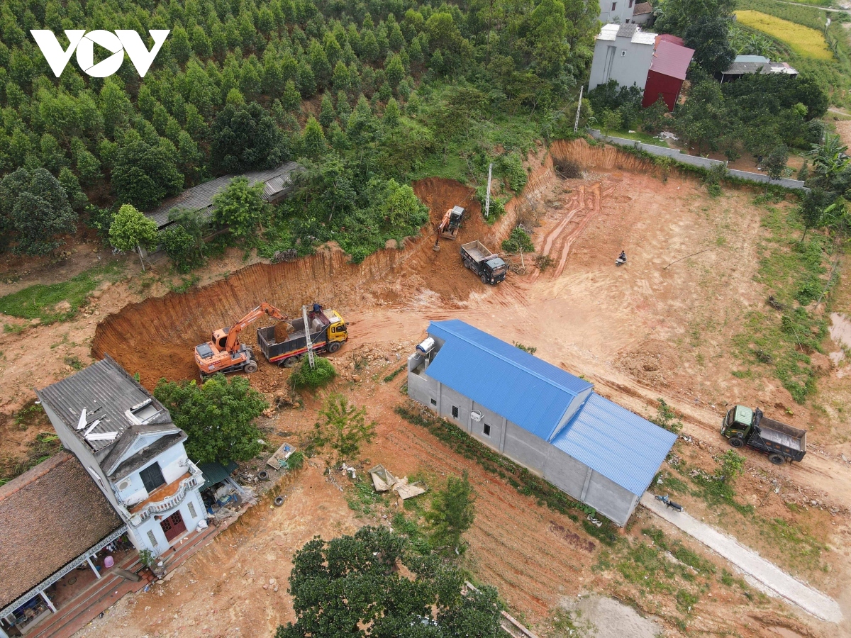 Khai thác đất trái phép ở Minh Đức vẫn diễn ra thậm thụt, Bắc Giang chỉ đạo khẩn