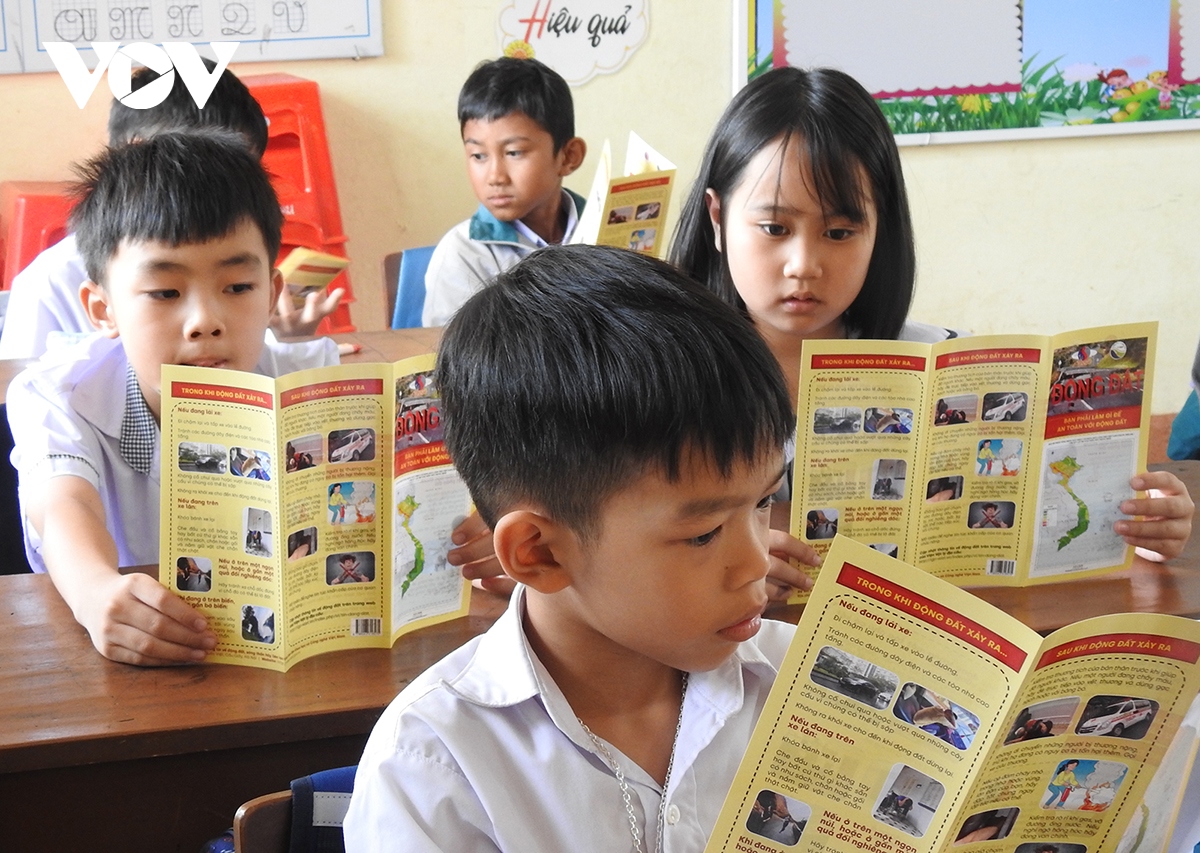 ngay khai giang o vung tam chan dong dat kon plong hinh anh 4