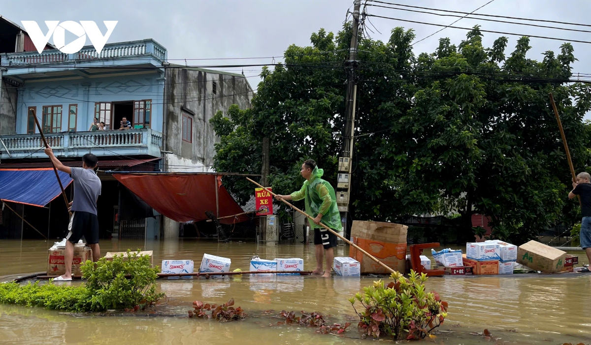 Người dân Lạng Sơn chung tay hướng về bà con vùng lũ