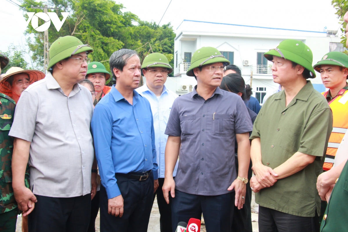 pho phu tuong tran hong ha kiem tra cong tac ung pho mua lu tai nam Dinh hinh anh 1