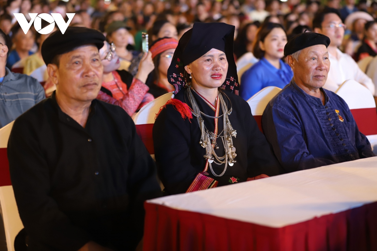 An tuong chuong trinh nghe thuat Dam say dem ho hen tai moc chau hinh anh 7