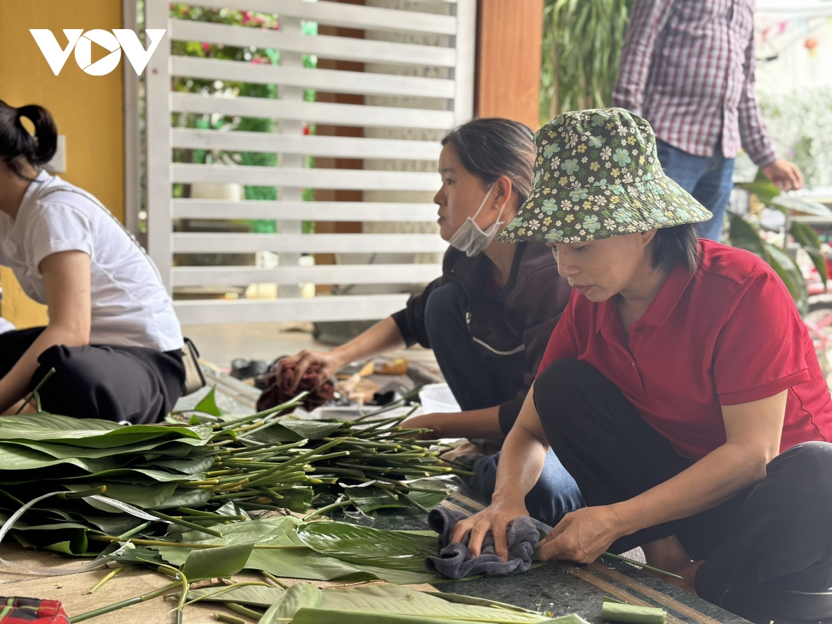 nguoi dan son la goi yeu thuong gui ve vung lu hinh anh 4